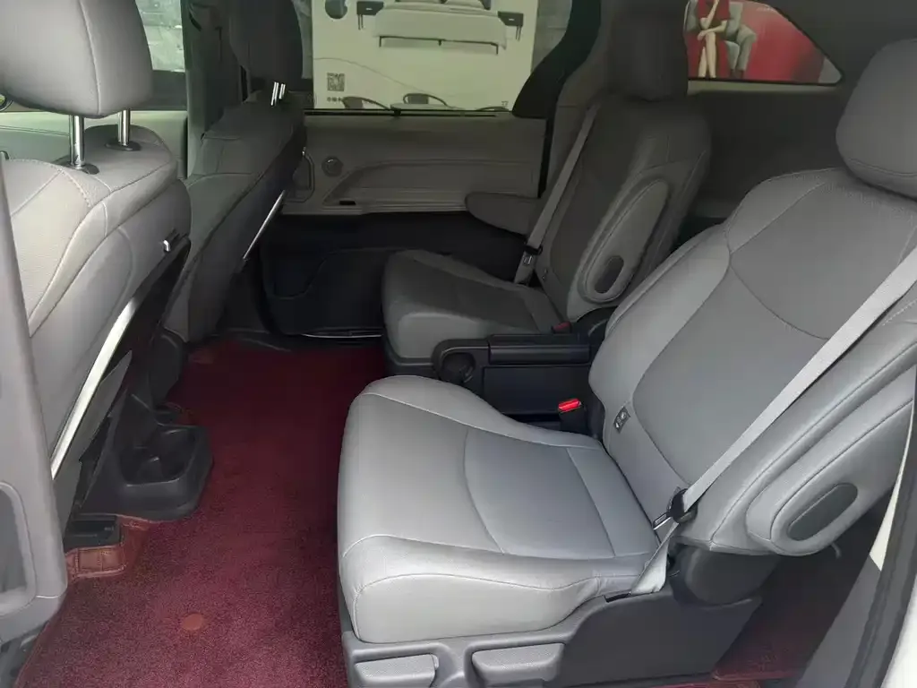 Toyota Granvia 2024 из CN, фото 6