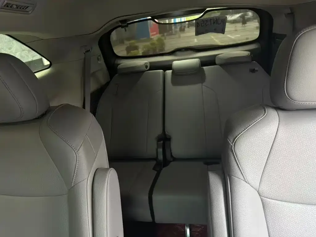 Toyota Granvia 2024 из CN, фото 9
