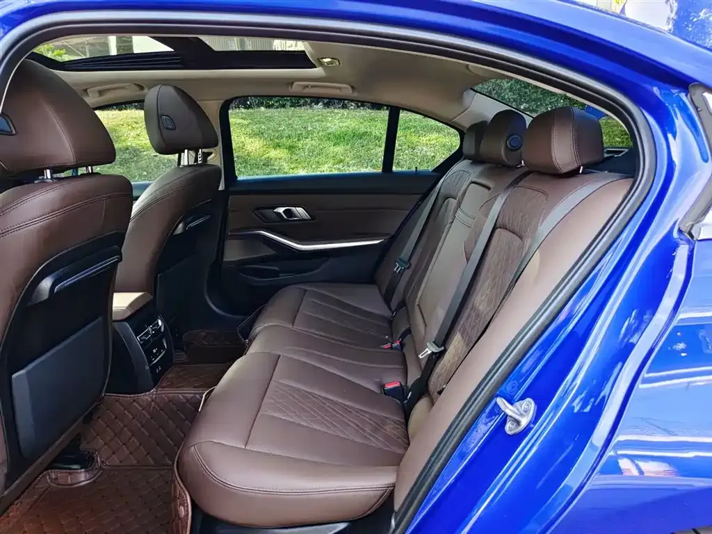 BMW 3 Series 2022 из CN, фото 9