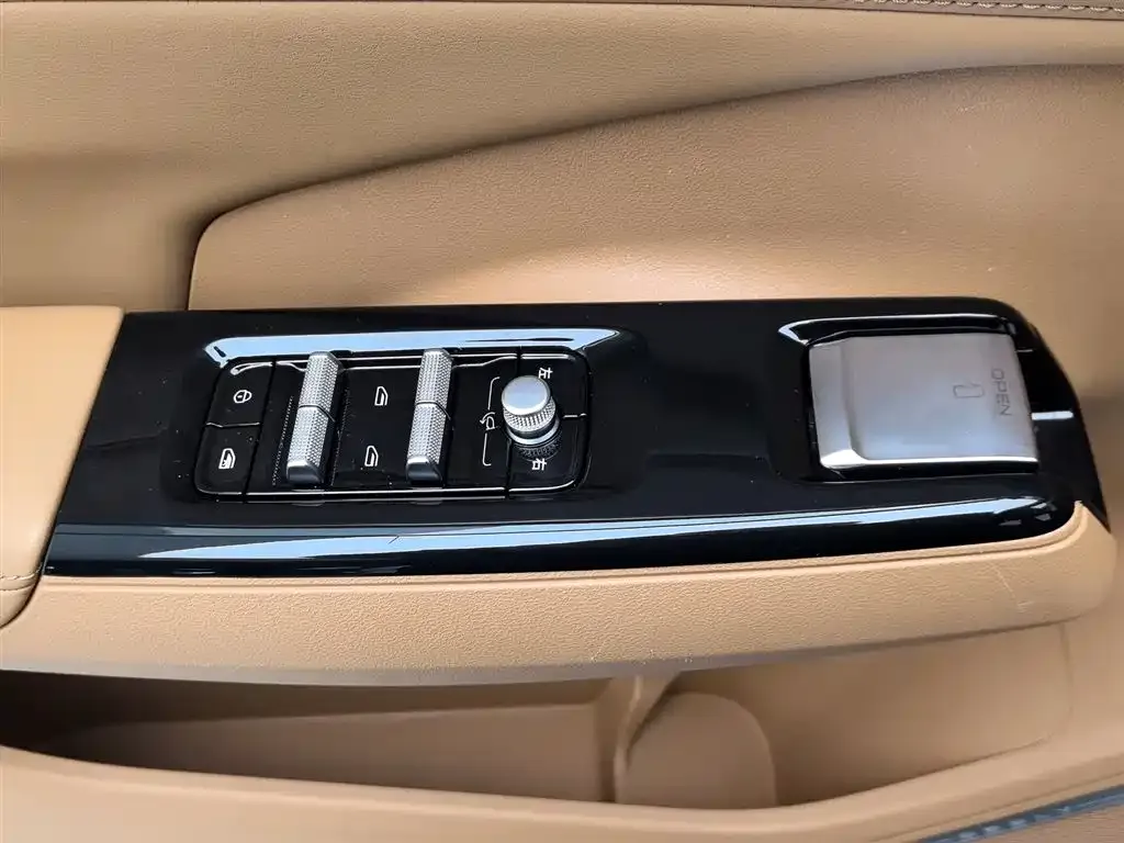 Geely Galaxy L7 — фото 7