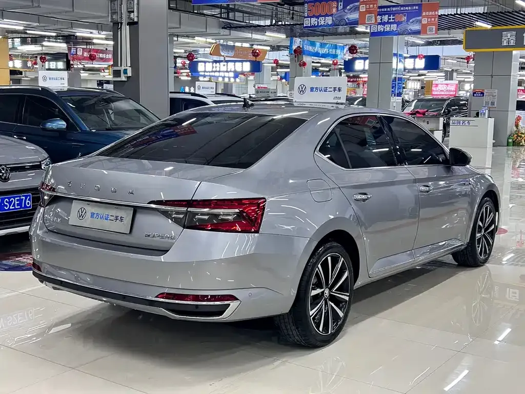 Skoda Superb 2024 из CN, фото 10