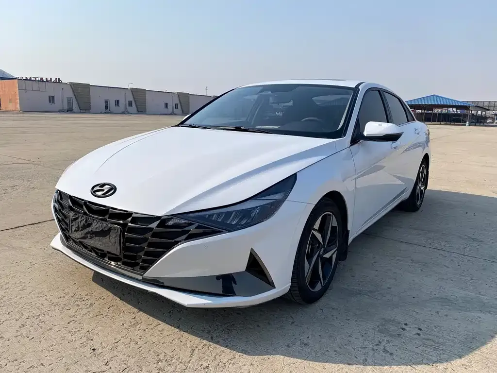 Hyundai Elantra 2022 из CN, фото 1