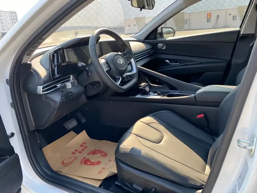 Hyundai Elantra 2022 из CN, фото 10