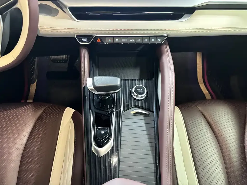 Geely Xingyue L — фото 4
