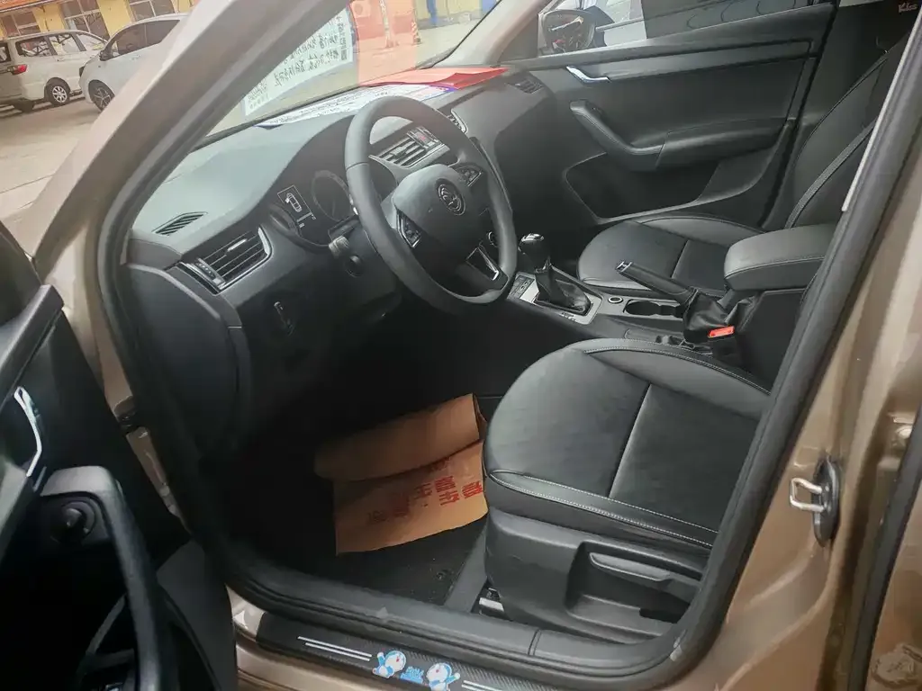 Skoda Octavia 2022 из CN, фото 8