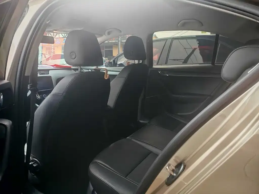 Skoda Octavia 2022 из CN, фото 2
