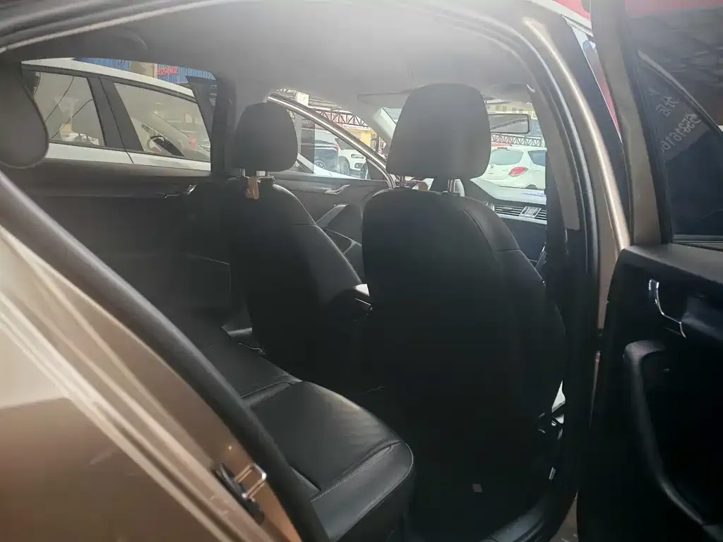 Skoda Octavia 2022 из CN, фото 10