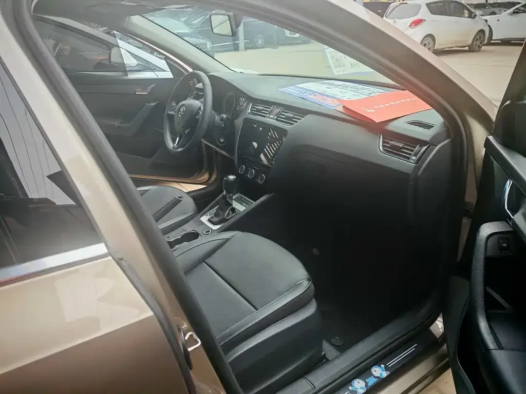 Skoda Octavia 2022 из CN, фото 7