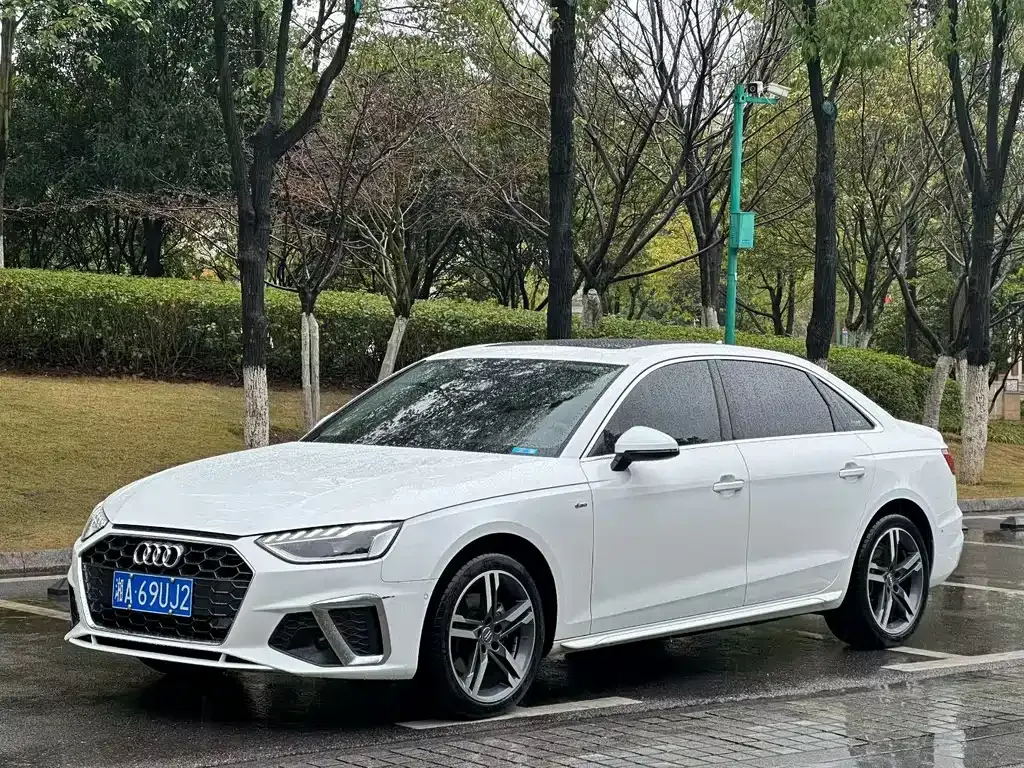 Audi A4L 2021 из CN, фото 1