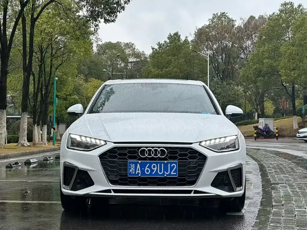 Audi A4L 2021 из CN, фото 8