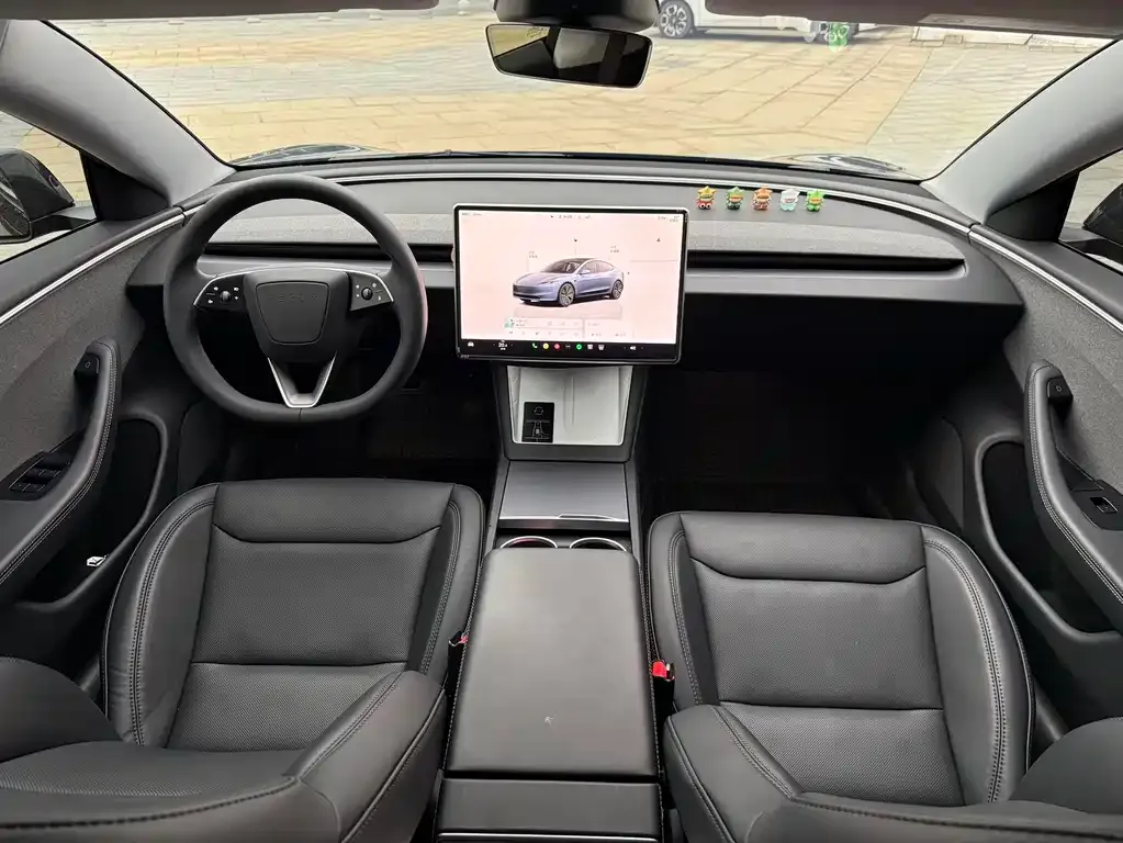 Tesla Model 3 — фото 3