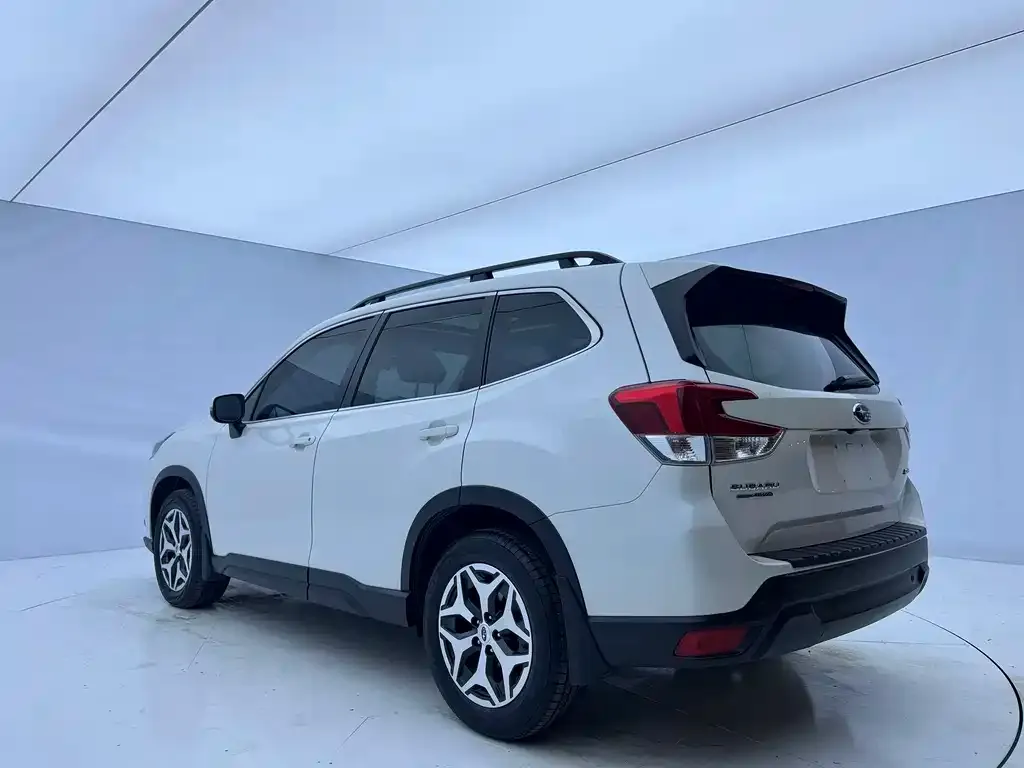 Subaru Forester — фото 3