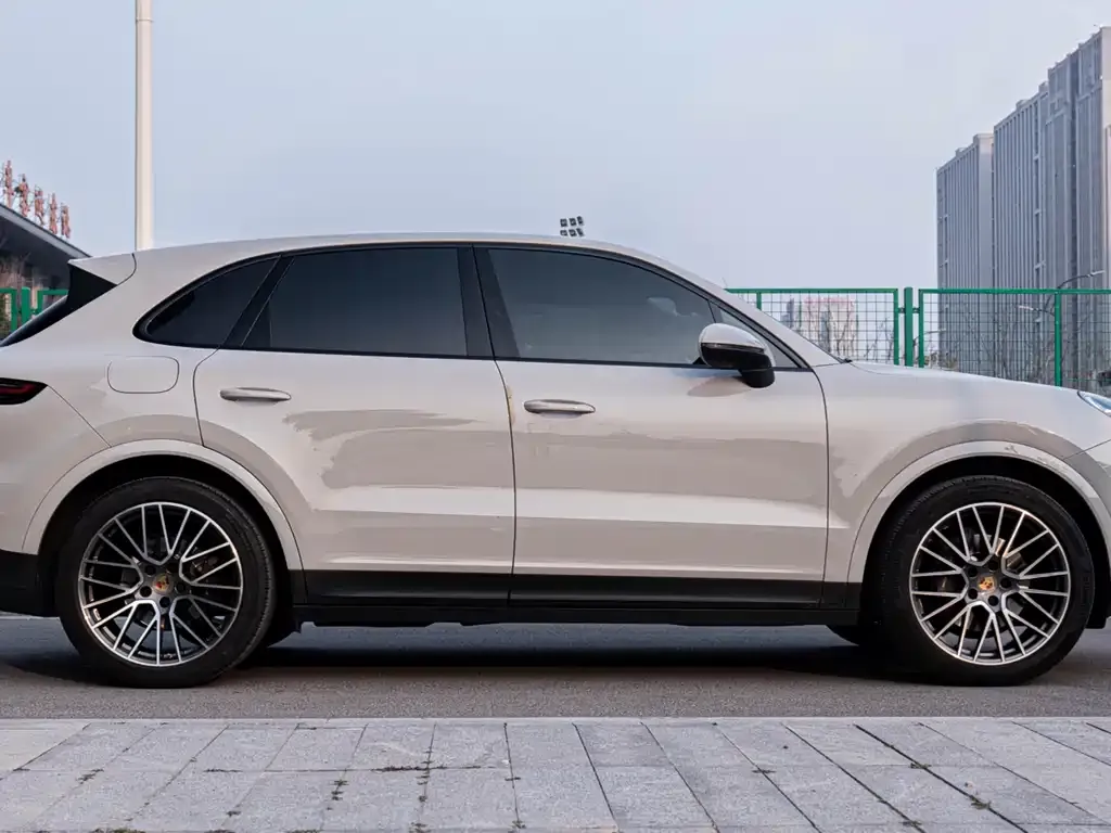 Porsche Cayenne — фото 4