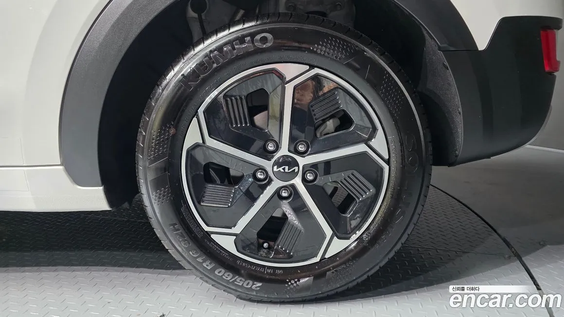 Kia Niro — фото 10