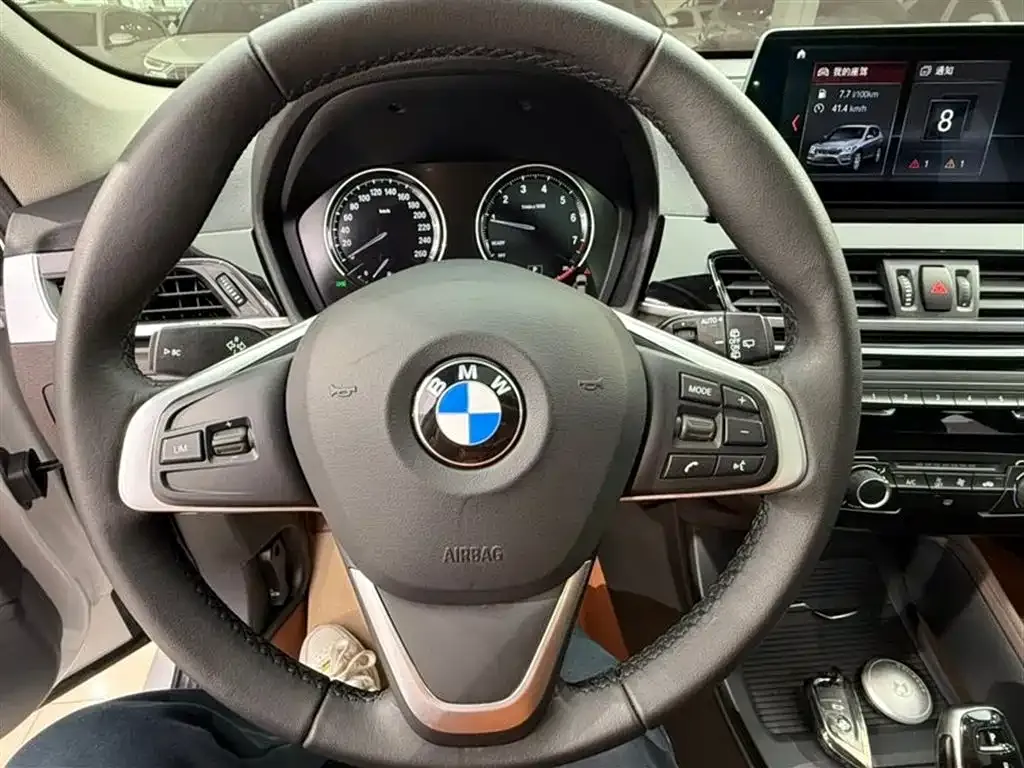 BMW X1 — фото 6