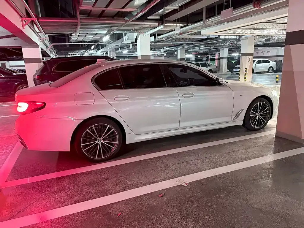 BMW 5 Series — фото 2