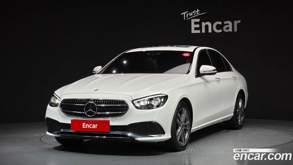 Mercedes-Benz E-Class — фото 1