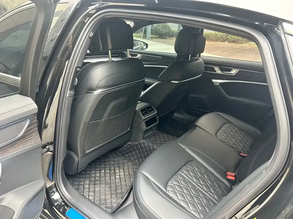Audi A6L 2025 из CN, фото 5