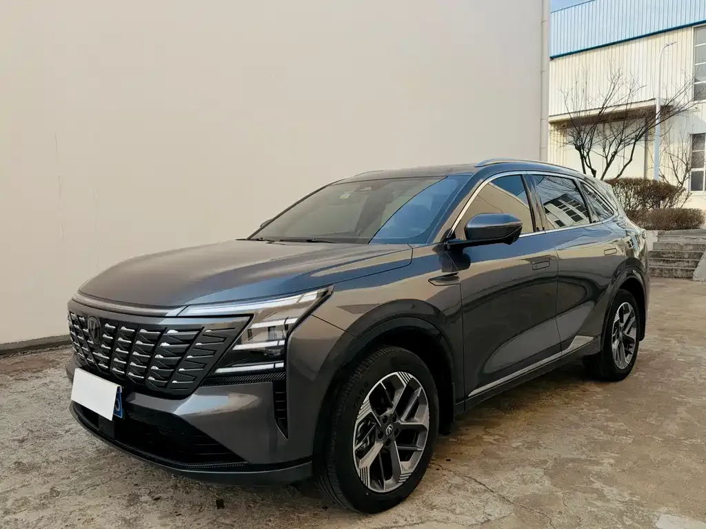 Changan CS75PLUS — фото 1