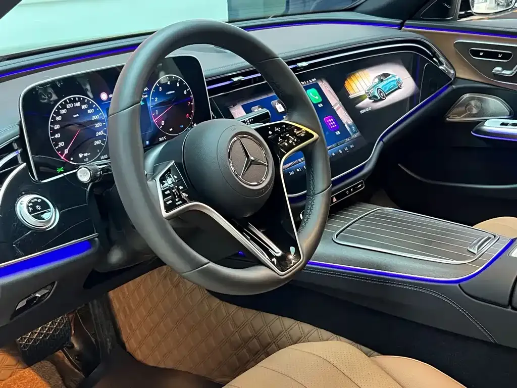 Mercedes-Benz E-Class — фото 10