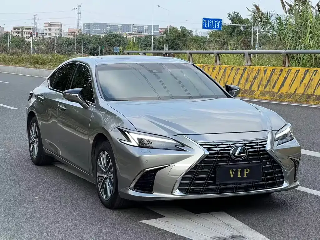 Lexus ES — фото 4