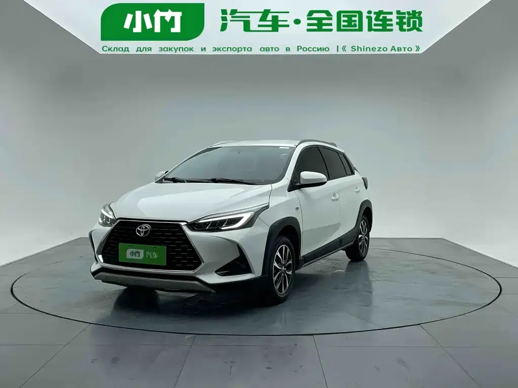 Toyota Yaris L — фото 1