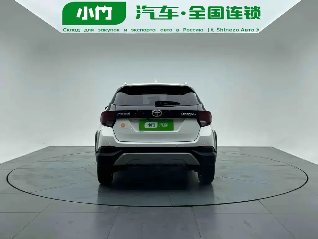 Toyota Yaris L — фото 2