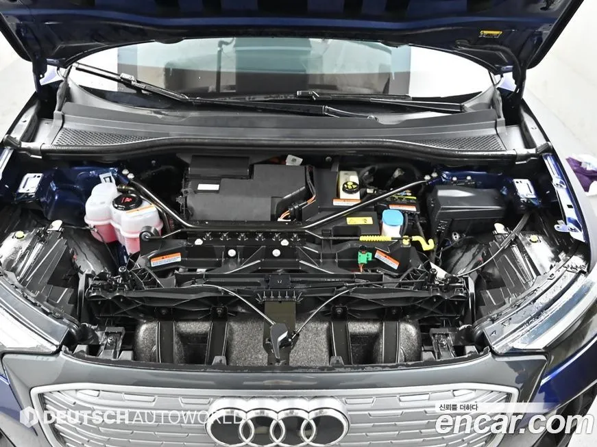 Audi Q4 e-tron — фото 10