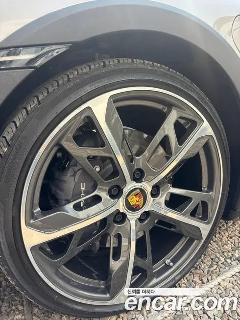 Porsche Taycan 2024 из KR, фото 2
