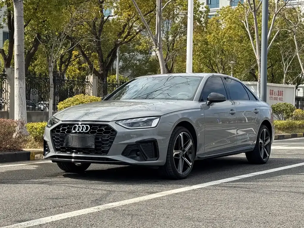 Audi A4L — фото 1
