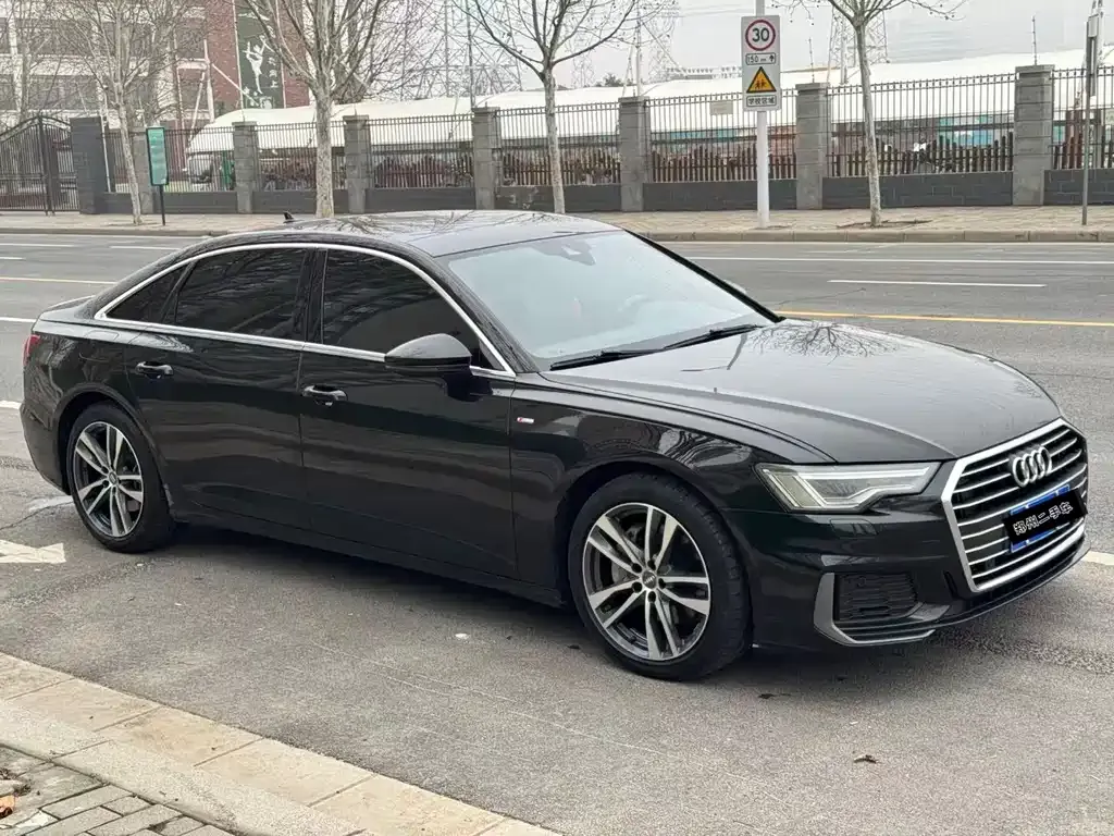 Audi A6L — фото 2