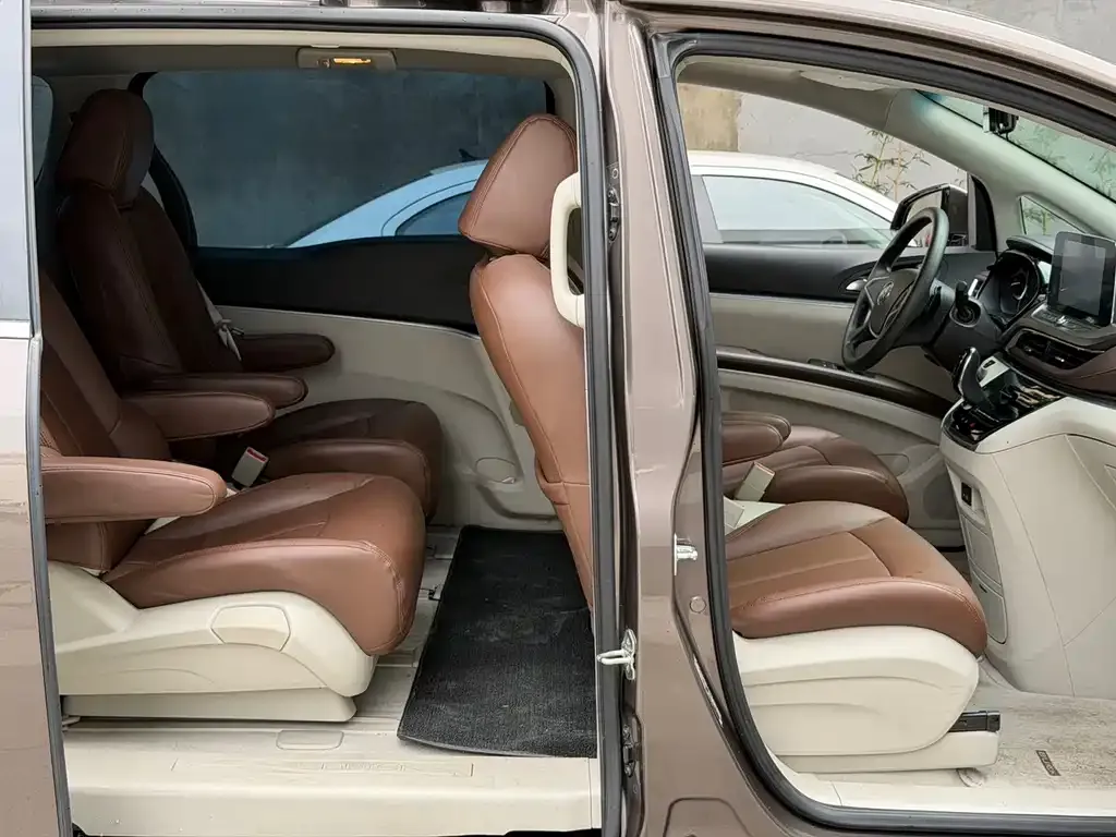Buick GL8 2023 из CN, фото 8