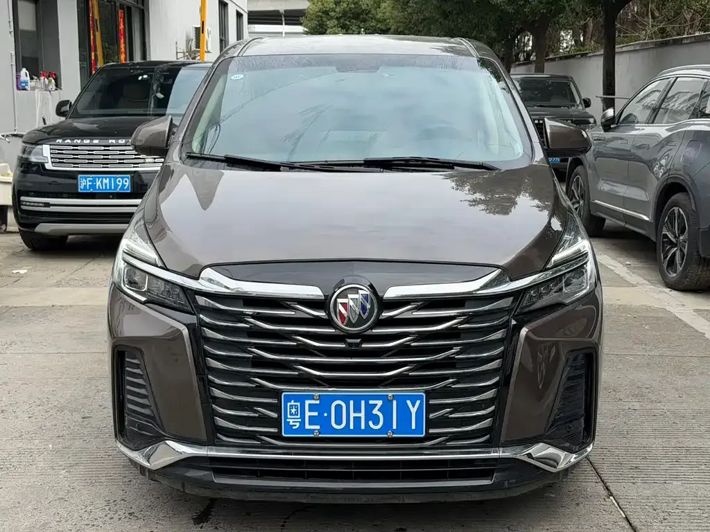 Buick GL8 2023 из CN, фото 2