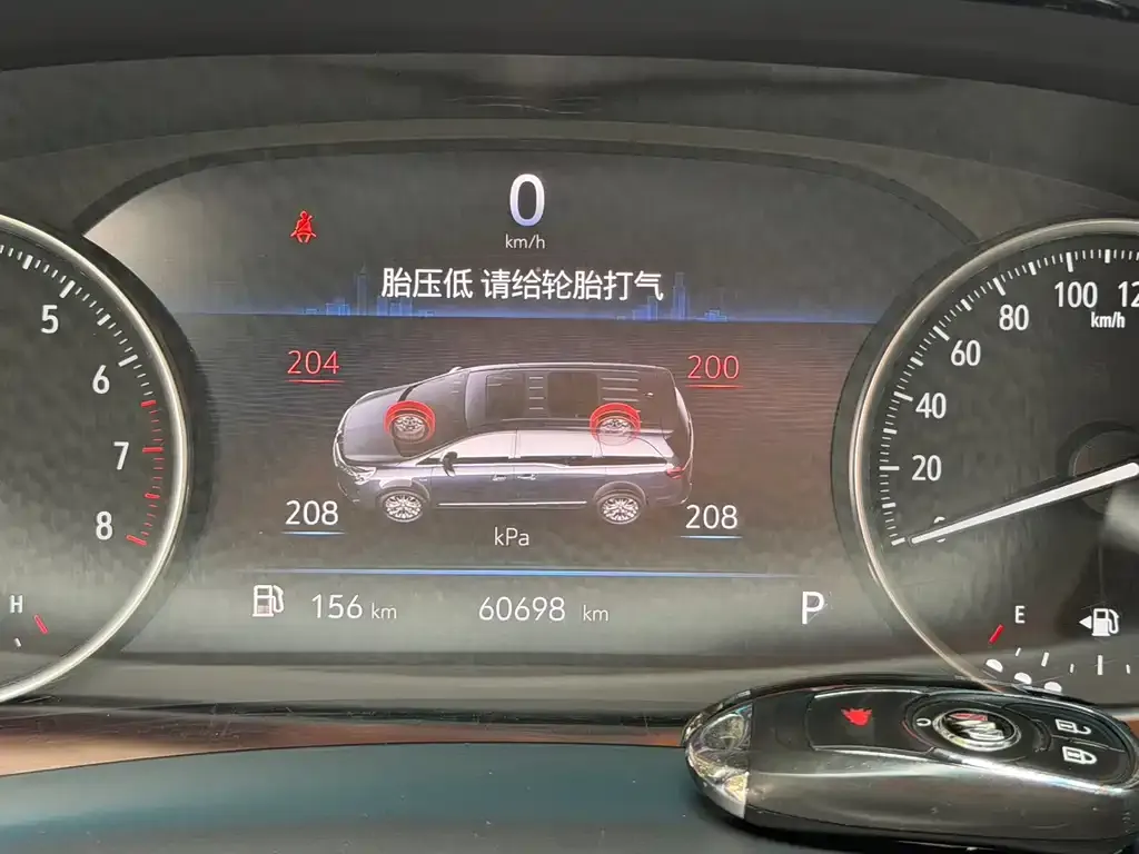 Buick GL8 2023 из CN, фото 4