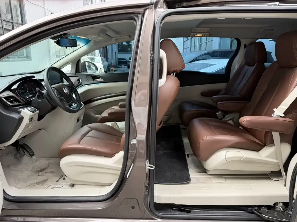 Buick GL8 2023 из CN, фото 3