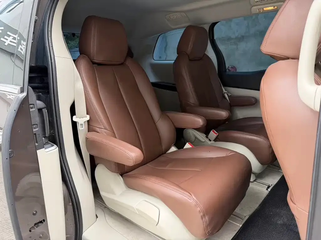 Buick GL8 2023 из CN, фото 9