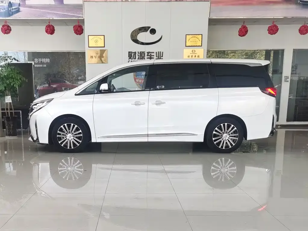 GAC Motor Trumpchi M8 — фото 3