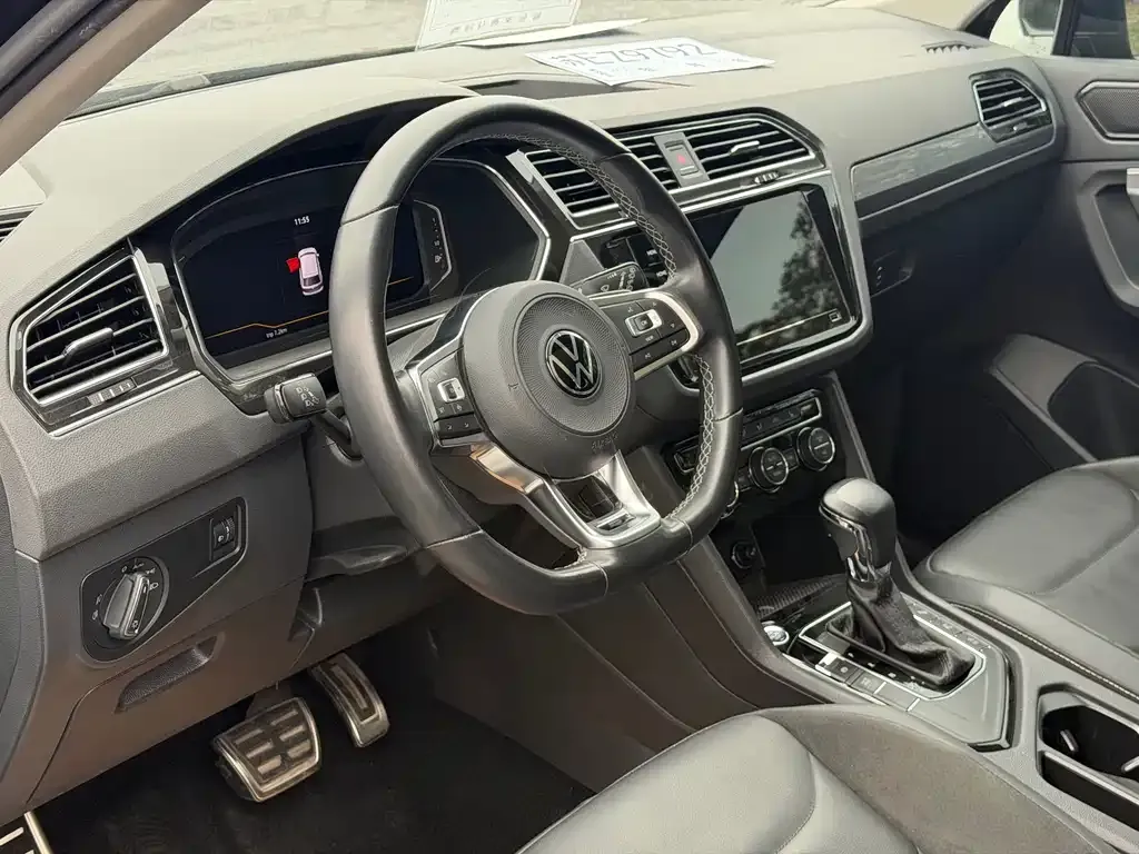 Volkswagen Tiguan L 2021 из CN, фото 2