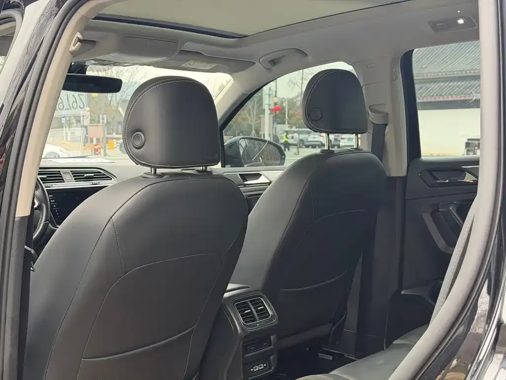 Volkswagen Tiguan L 2021 из CN, фото 6