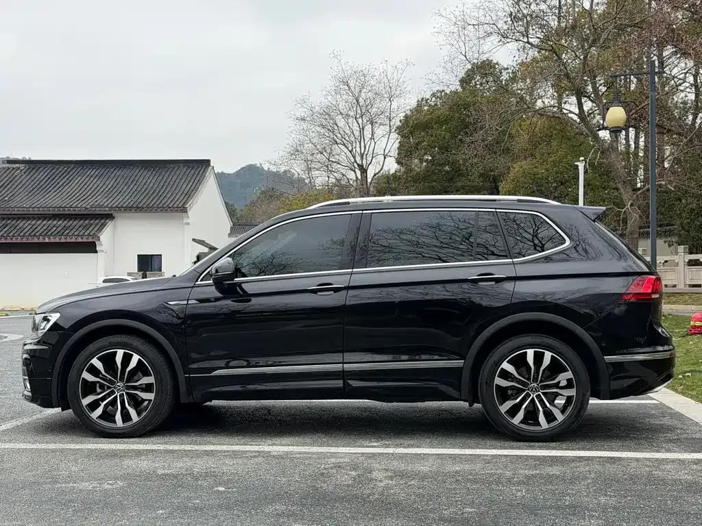 Volkswagen Tiguan L 2021 из CN, фото 10
