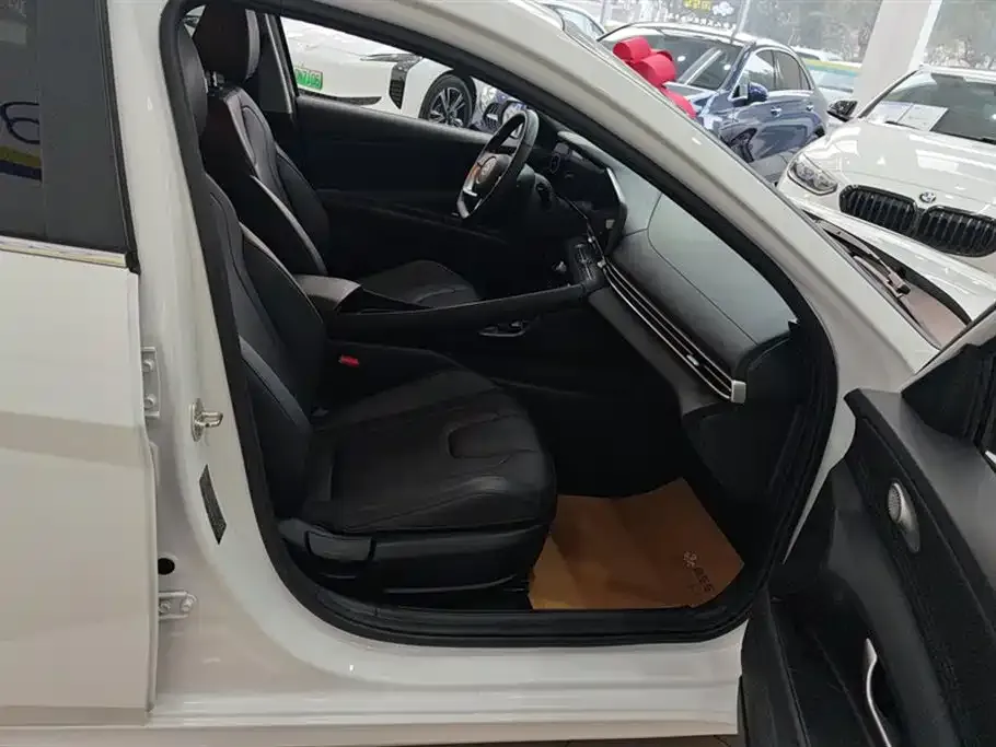 Hyundai Elantra 2024 из CN, фото 2