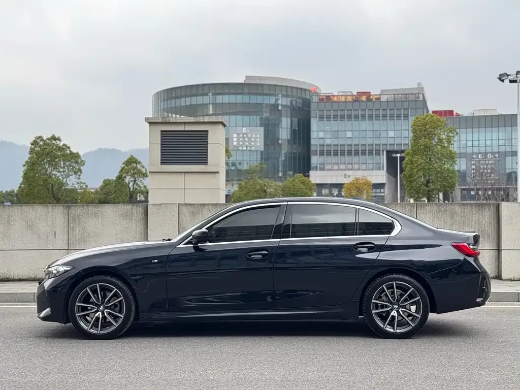 BMW 3 Series 2025 из CN, фото 8