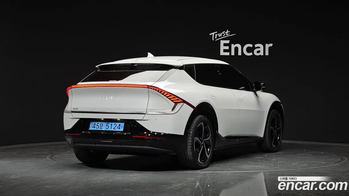 Kia EV6 — фото 9