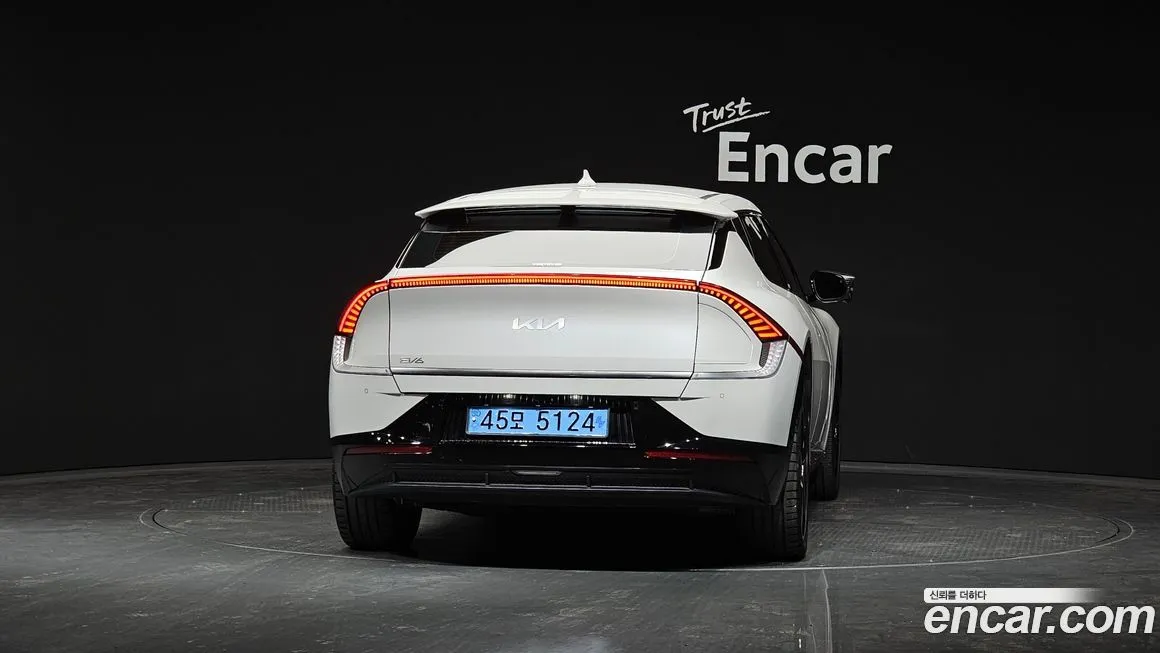 Kia EV6 — фото 8