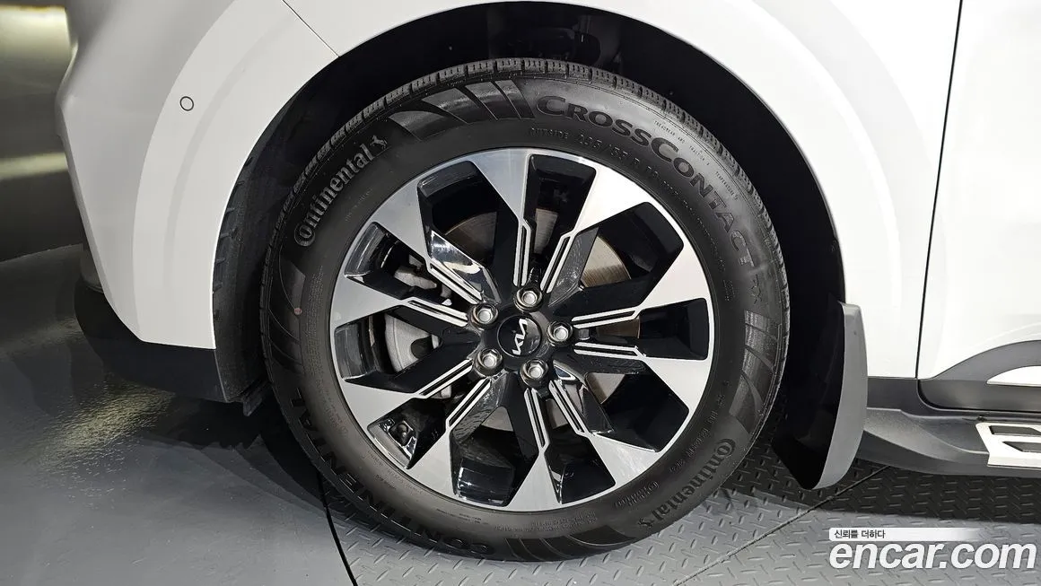 Kia Carnival — фото 10