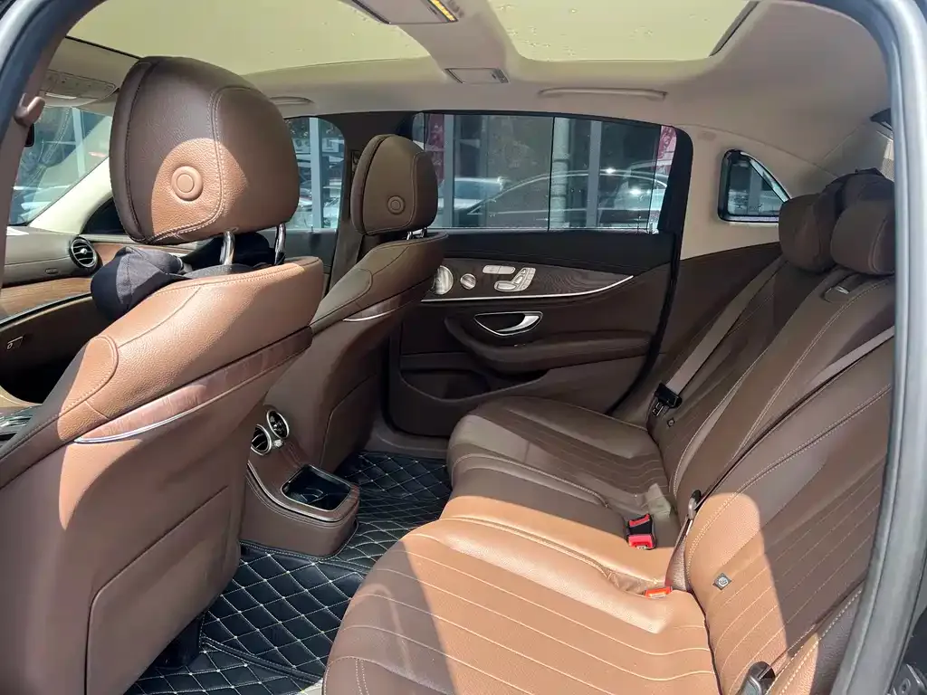 Mercedes-Benz E-Class 2023 из CN, фото 5