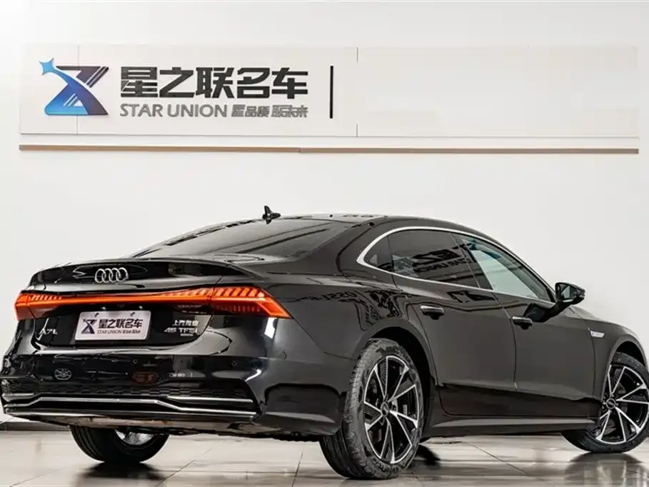 Audi A7L — фото 5
