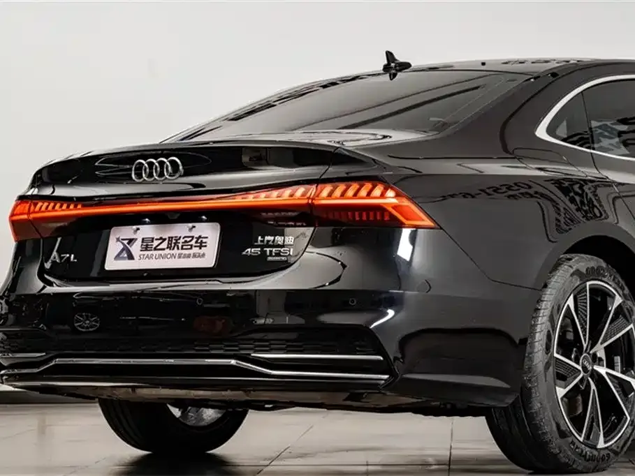 Audi A7L — фото 9