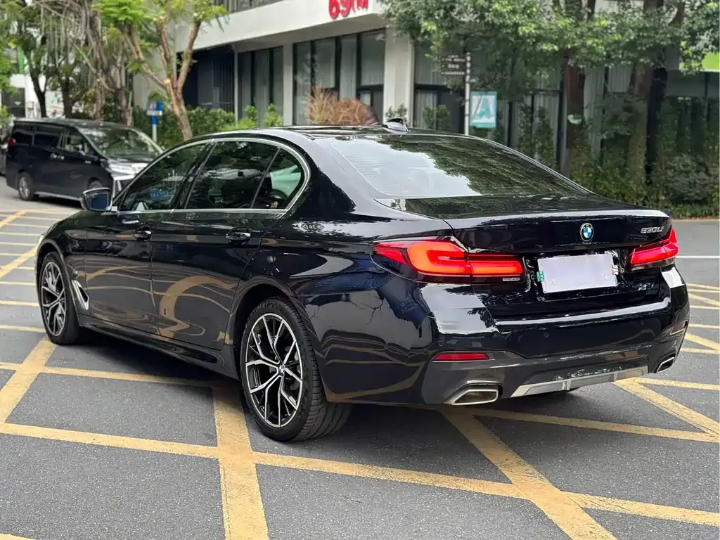 BMW 5 Series — фото 10
