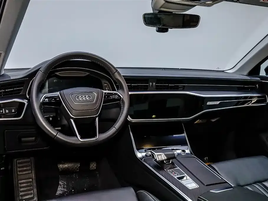 Audi A6L — фото 10